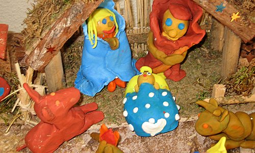 Belén de plastilina: María, José y el niño Jesús
