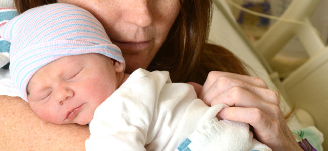 Interacción de los padres con bebés prematuros
