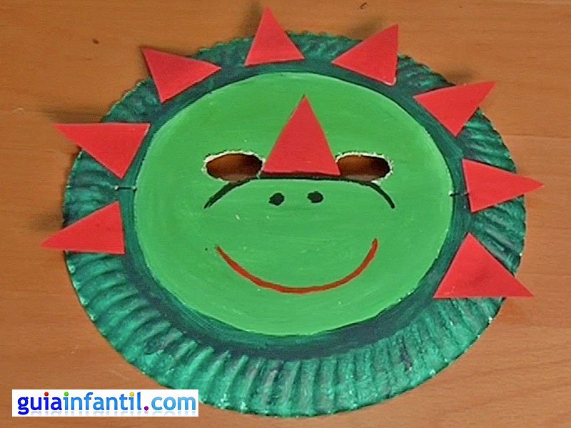 Máscara de dinosaurio con plato de papel. Manualidades de Carnaval